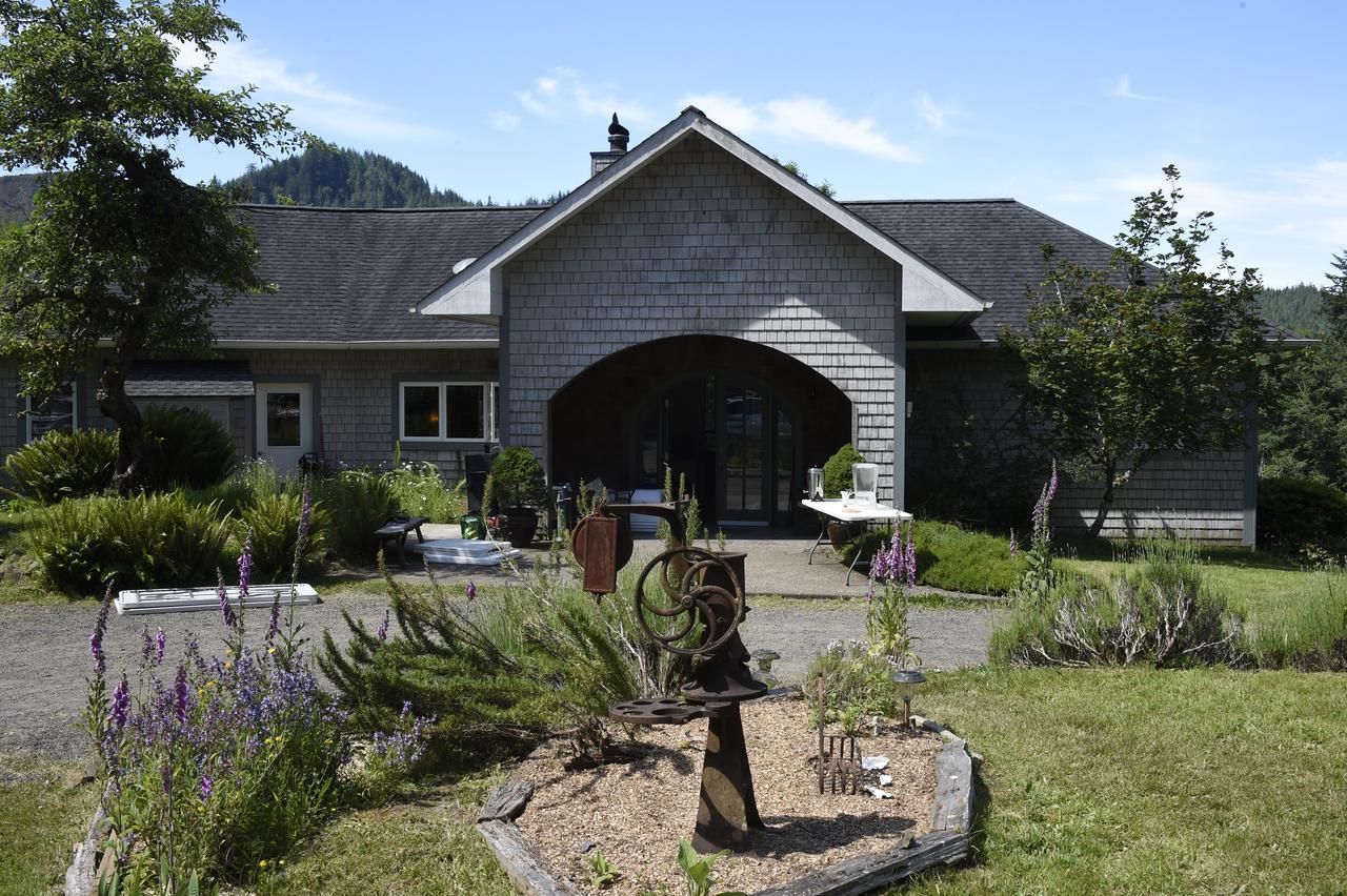 Lucky Mud Inn And Disc Golf Resort Skamokawa Екстериор снимка